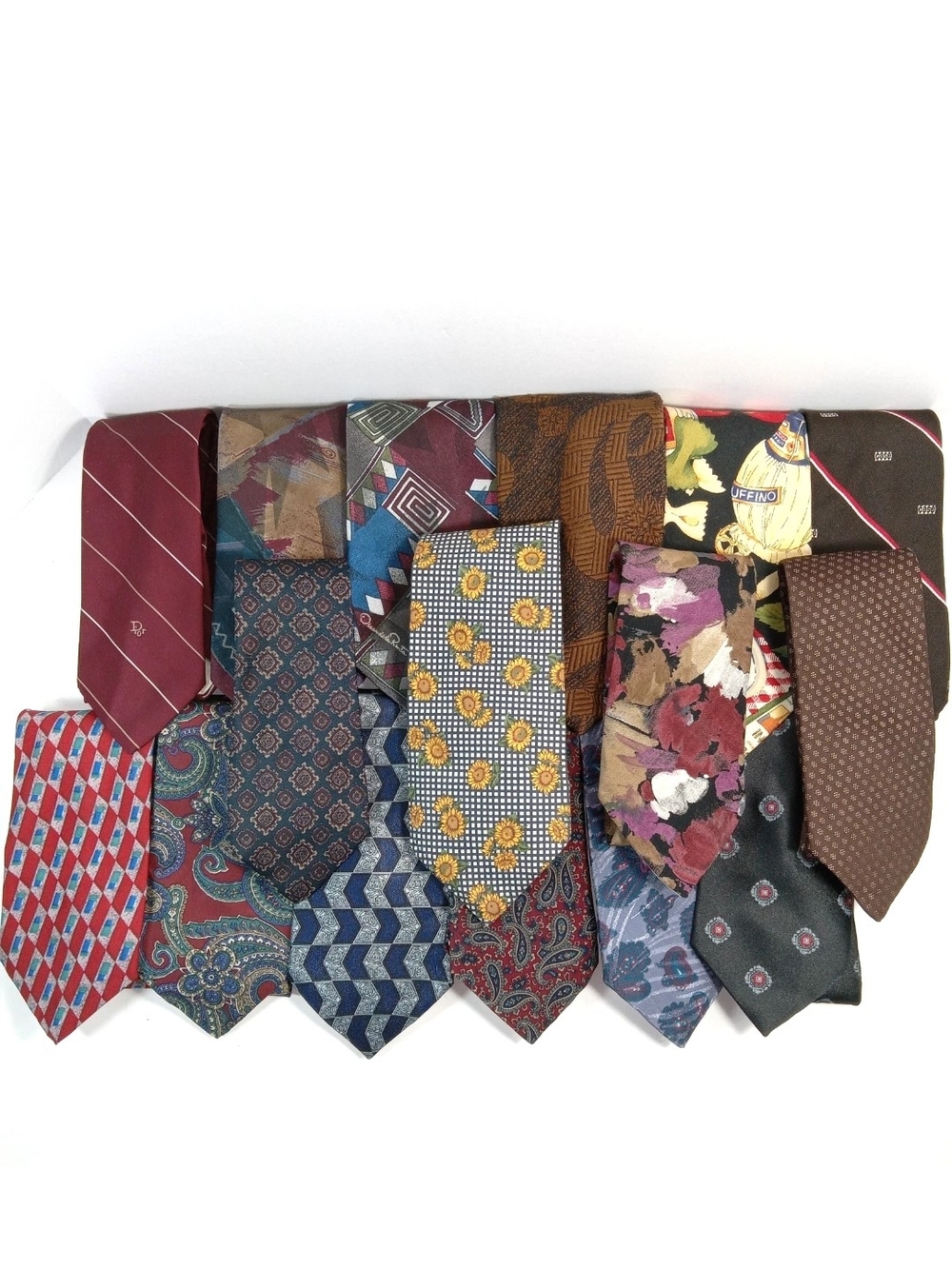 33 Mens Neck Ties 17 Silk 16 Polyester or Cotton Vintage & Modern Designer
